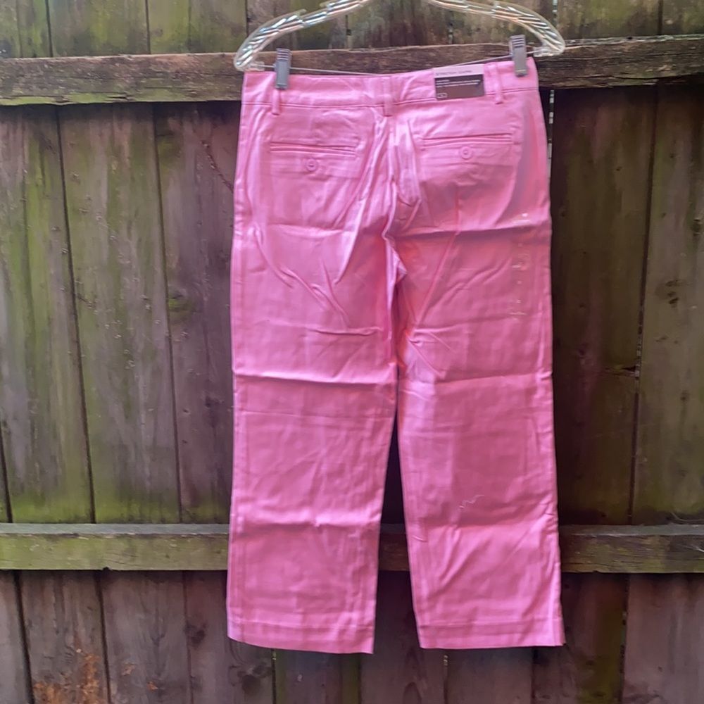 Steve and Barry’s pink capris sz. 2 NWT - Picture 3 of 4